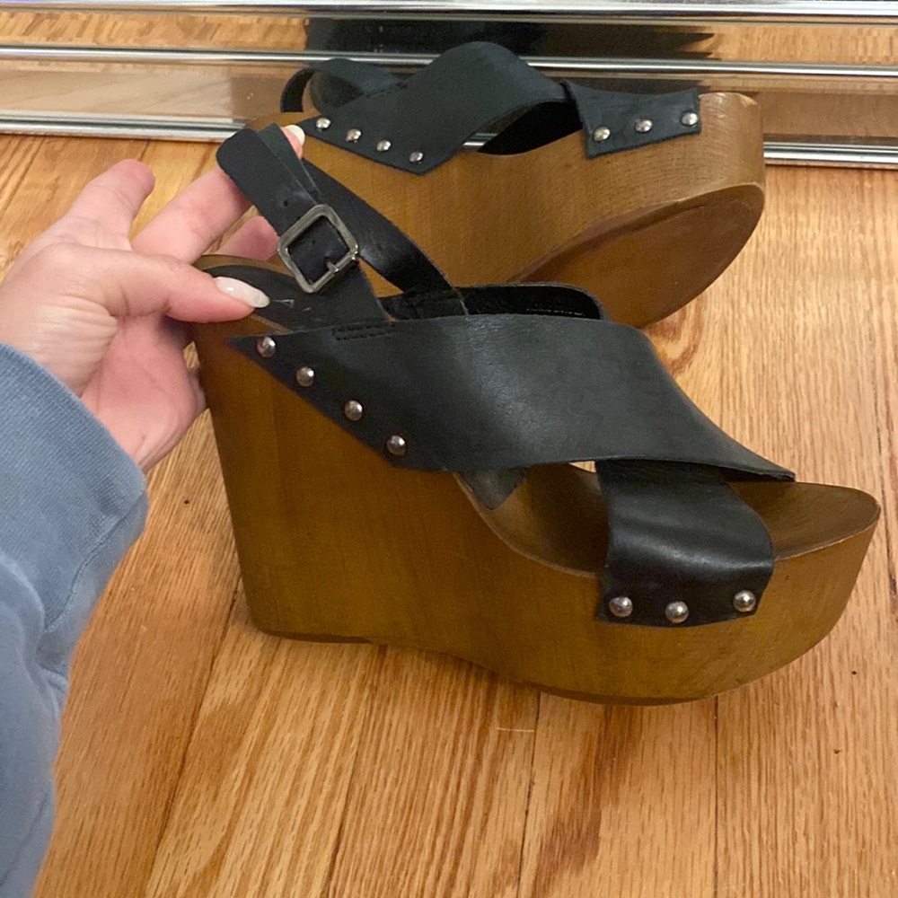 Aldo wooden wedge heels with leather straps✨